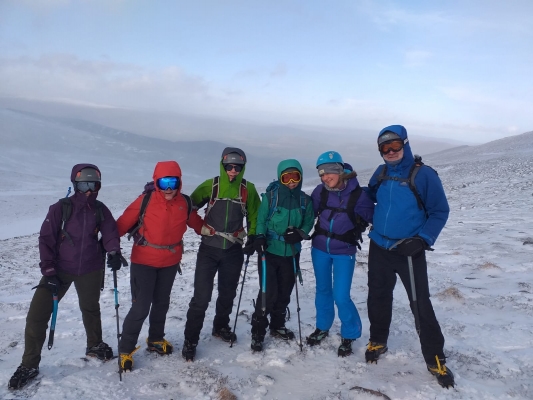 7 Winter arrives just in time #winterskills #winterclimbing #skitouring 