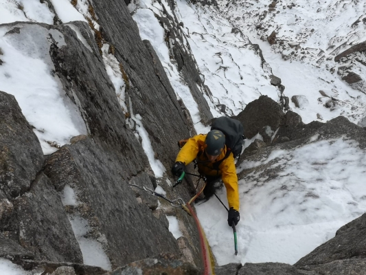 1 Winter arrives just in time #winterskills #winterclimbing #skitouring 