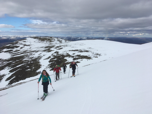 2 The end of a great winter season #winterskills #winterclimbing #skitouring #cairngorms