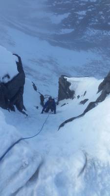 4 Lots of Winter Skills & Mountaineering #winterskills #climbing #courses #introduction #cairngorms #Scotland