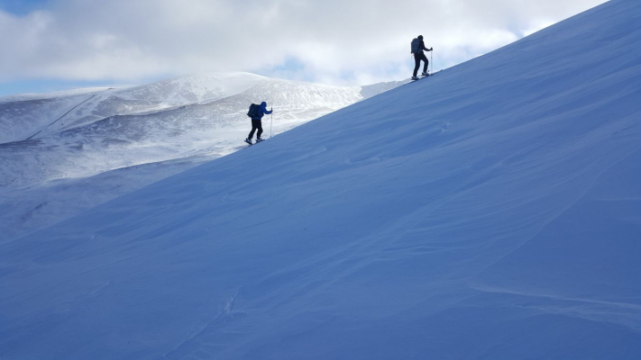 6 Lots of snow in the Cairngorms #winterskills #skitouring #wintermountaineering #winterclimbing