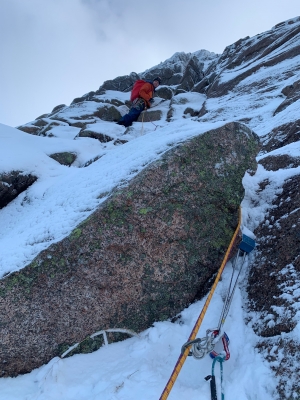 2 Excellent early season conditions #skitouring #winterclimbing #cairngorms