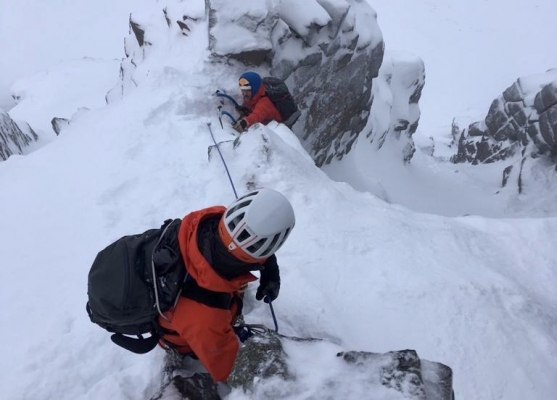 6 Winter arrives just in time #winterskills #winterclimbing #skitouring 