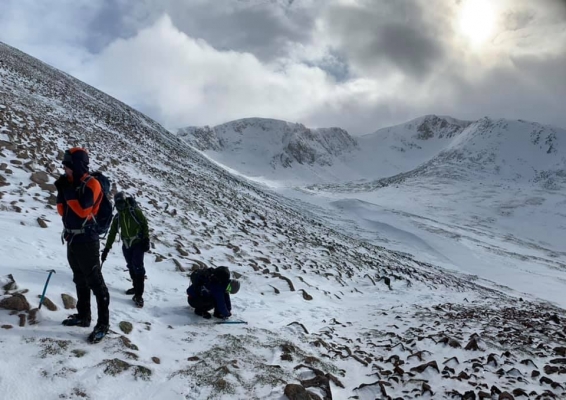 5 Great conditions thanks to Ciara & Dennis! #winterskills #wintermountaineering #skitouring