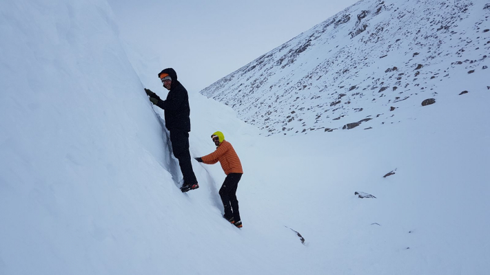 4 Lots of snow in the Cairngorms #winterskills #skitouring #wintermountaineering #winterclimbing