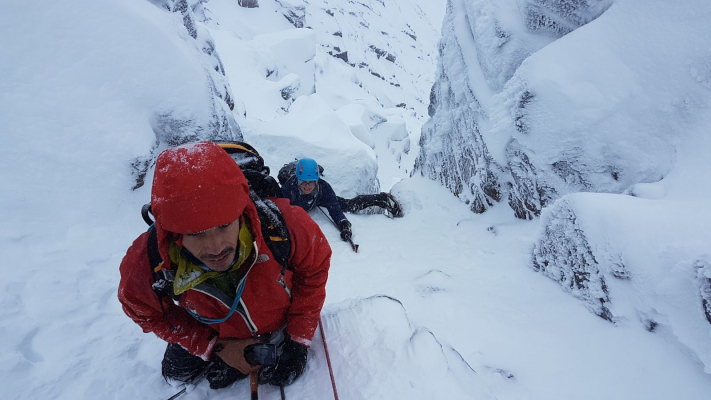 0 Amazing weather of late #winterskills #winterclimbing #wintermountaineering #cairngorms #scotland