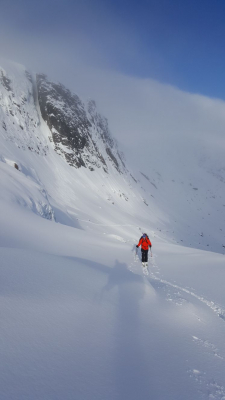 9 Great winter conditions continue #winterskills #wintermountaineering #skitouring #cairngorms #scotland