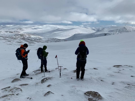 0 Great conditions thanks to Ciara & Dennis! #winterskills #wintermountaineering #skitouring